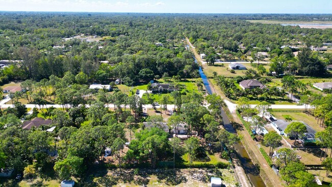 Building Photo - 13619 57th Pl N