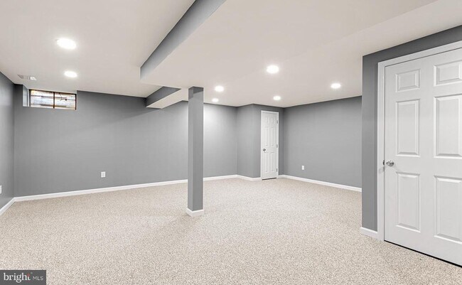 Building Photo - 201 Fairfax Ct