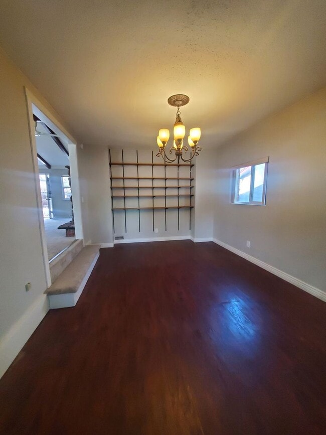 Building Photo - Spacious Ranch Style 4 BR Available in Aug...