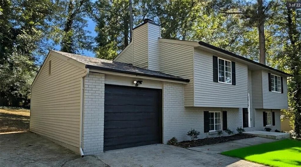 Building Photo - 3414 Dearwood Dr SW