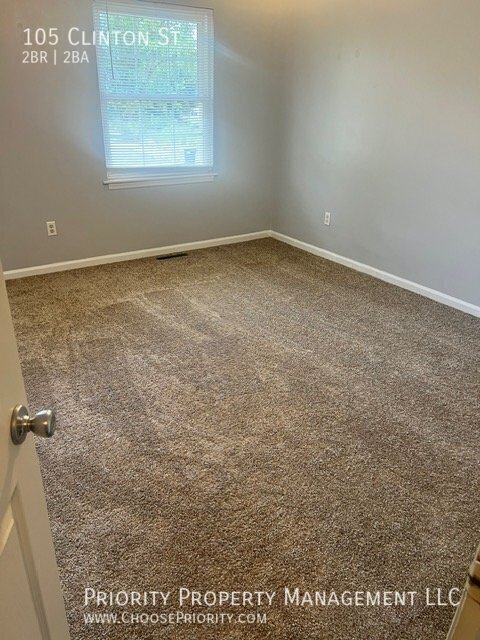 Building Photo - 105 Clinton St