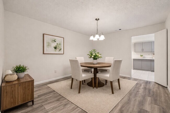 Building Photo - 13431 Clarewood Dr