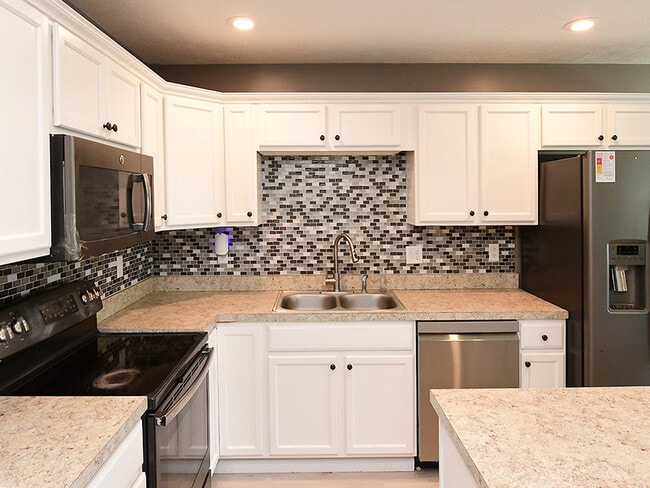 Building Photo - 4225 Yarrow Dr