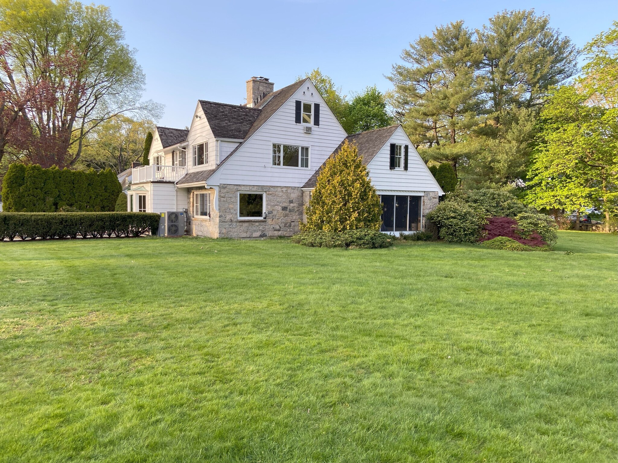 Covered porch and yard view - 18 Lincoln Ave