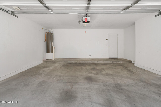 Building Photo - 751 N Port Dr