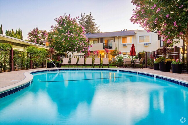 Building Photo - Pleasanton Place