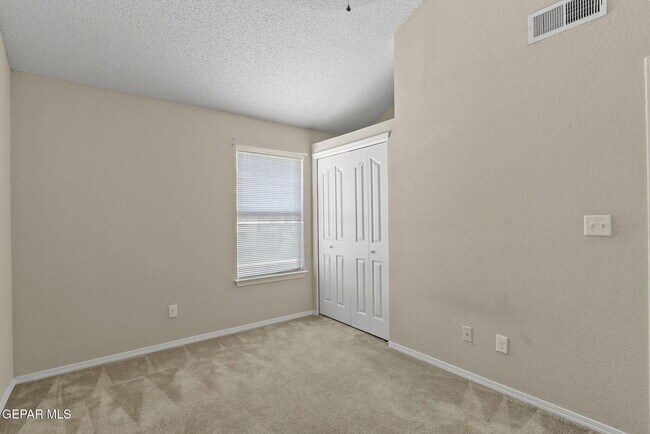 Building Photo - 2933 Pebble Rock Pl