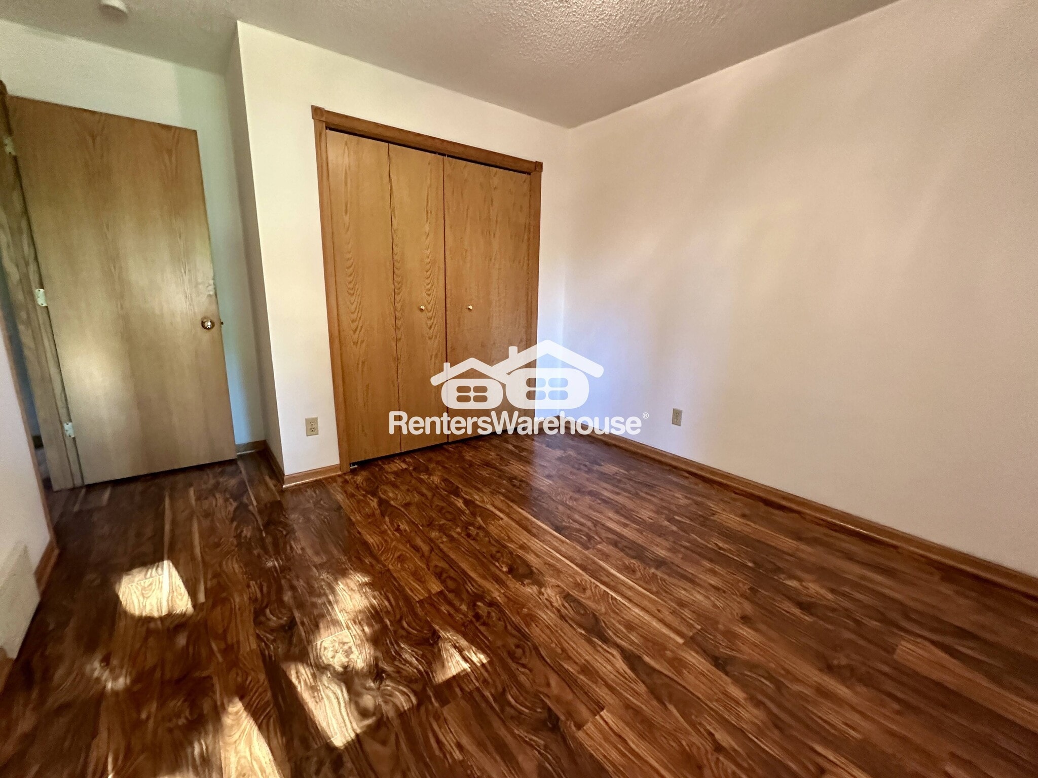 Building Photo - 4933 Crestview Rd