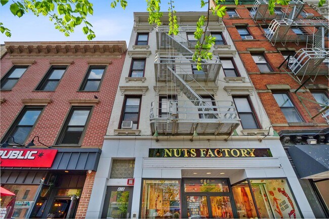 Building Photo - 408 Washington St