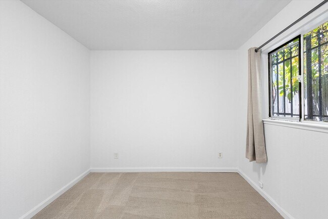 Building Photo - 1843-1847 E 25th St