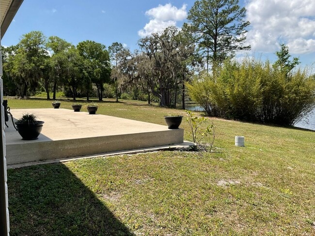 Building Photo - Lake view is quiet