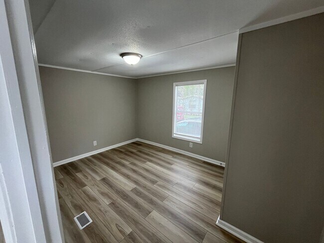 Building Photo - Colony Oaks Homes