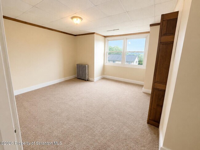 Building Photo - 1403 N Sumner Ave