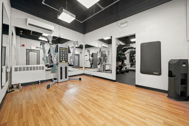 Building Photo - 3550 N Lake Shore Dr