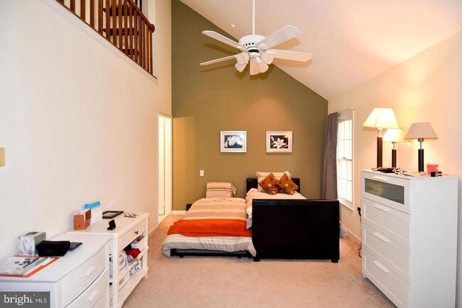 Building Photo - 5449 Grove Ridge Way