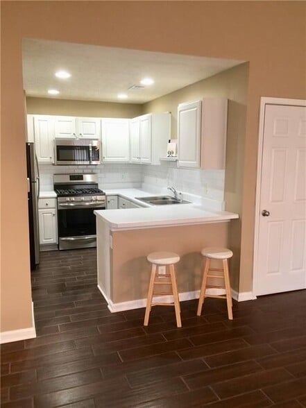 Building Photo - 2040 Keenland Ct