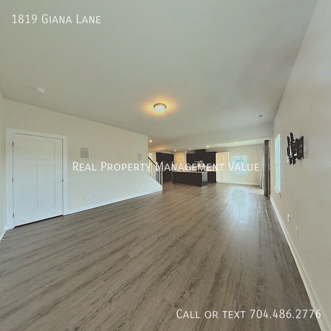 Building Photo - 1819 Giana Ln
