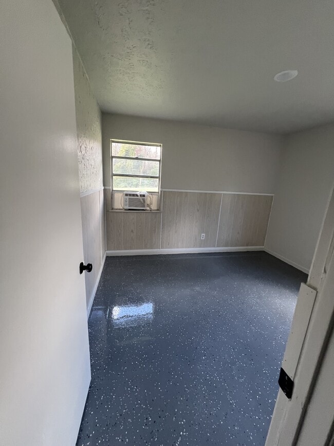 Building Photo - 725 Beale St