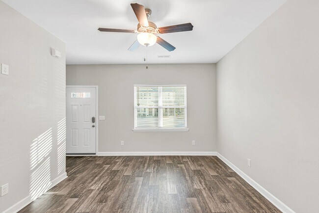 Building Photo - 10 Jaydn Dr W