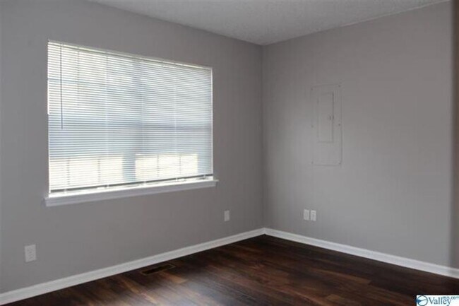 Building Photo - 2702 Wilson Dr NW
