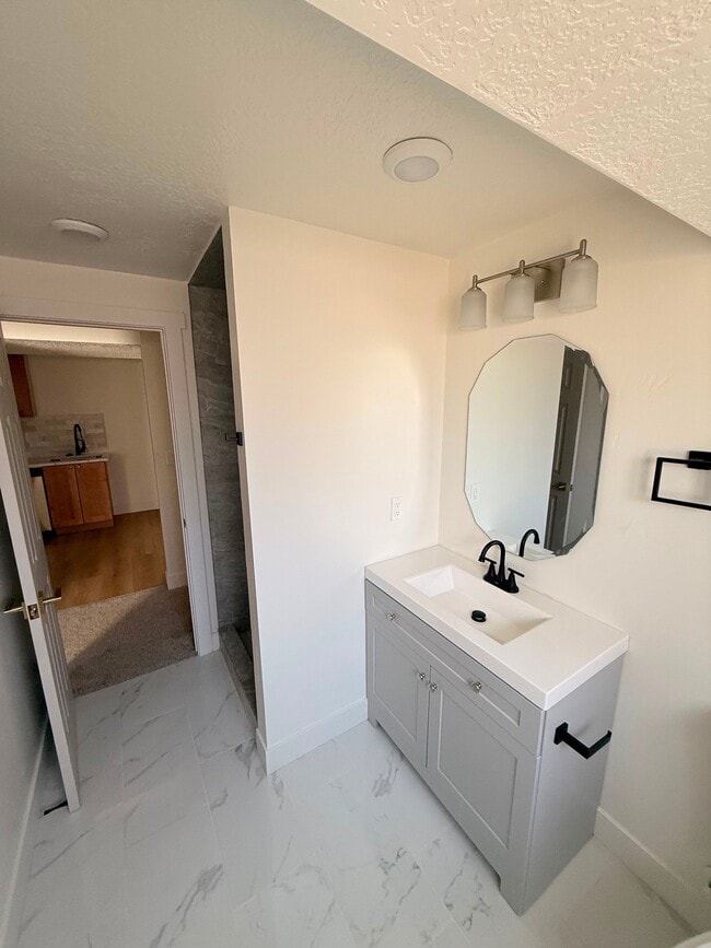 Building Photo - 3193 Rachelle Dr