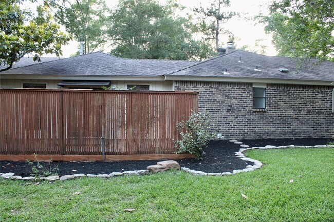 Building Photo - 9 Willowherb Ct
