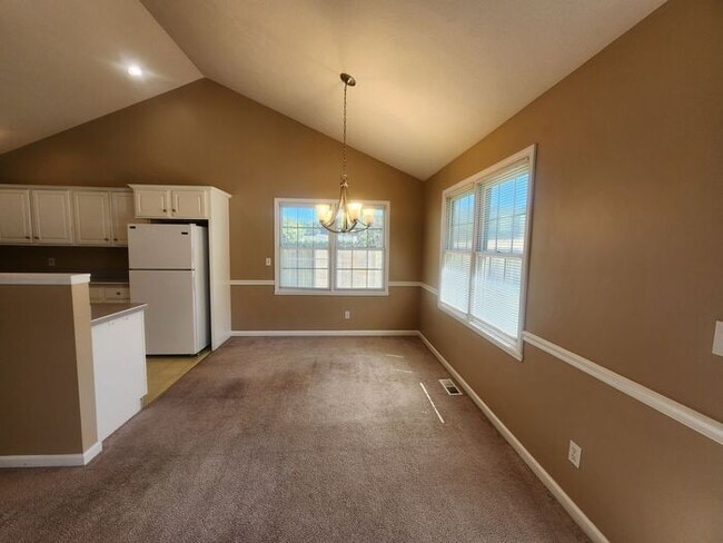 Building Photo - 3 Bedroom On Cul-de-sac, East Side Location