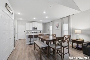 Building Photo - 827 W Laurel St