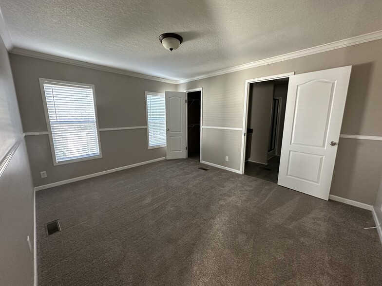 Building Photo - 1629 Jarrard Way