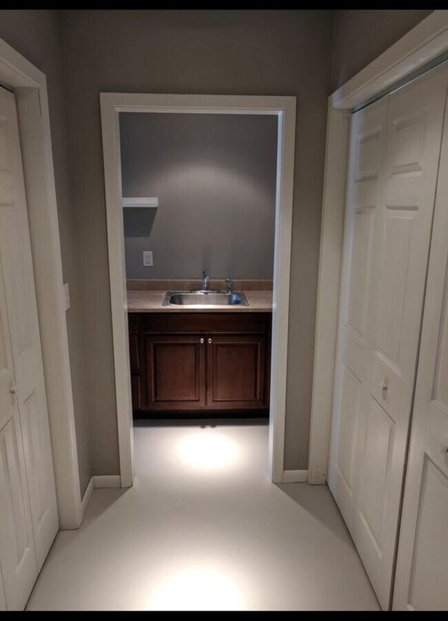 Building Photo - Charming and well-maintained home in the highly desirable Lakewood area of Dallas!