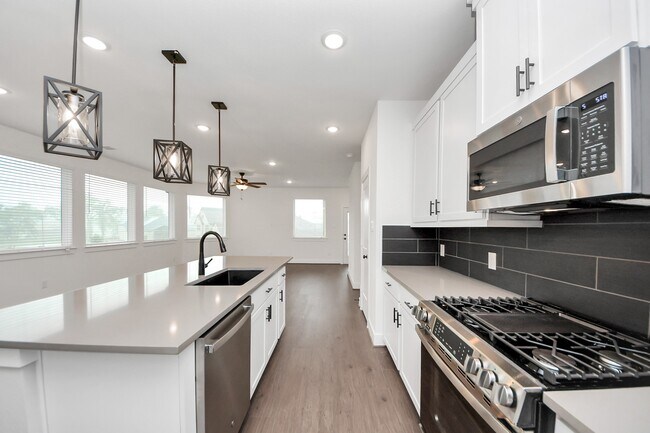 Building Photo - 1422 Shaded Rock Dr