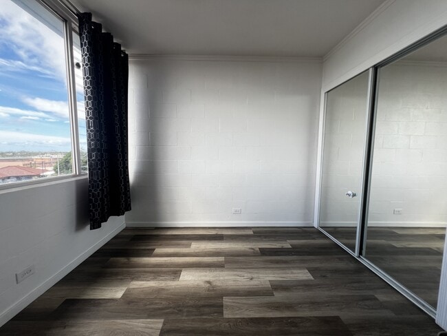 Building Photo - 94-309-249 Waikele Rd