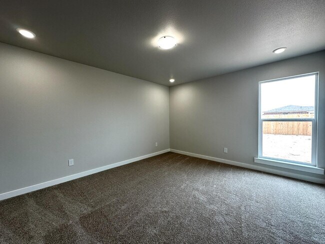 Building Photo - 5513 Rice St