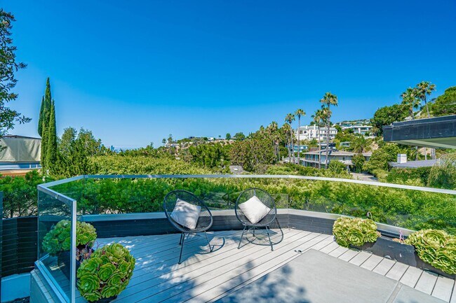 Building Photo - COMING SOON! 3 Bedroom Home for Rent in West Hollywood!