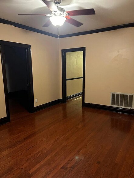 Building Photo - 4505 S St Louis Ave