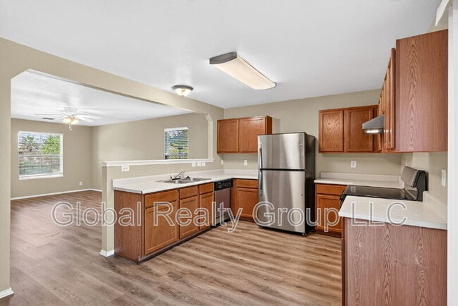 Building Photo - 112 Willow View
