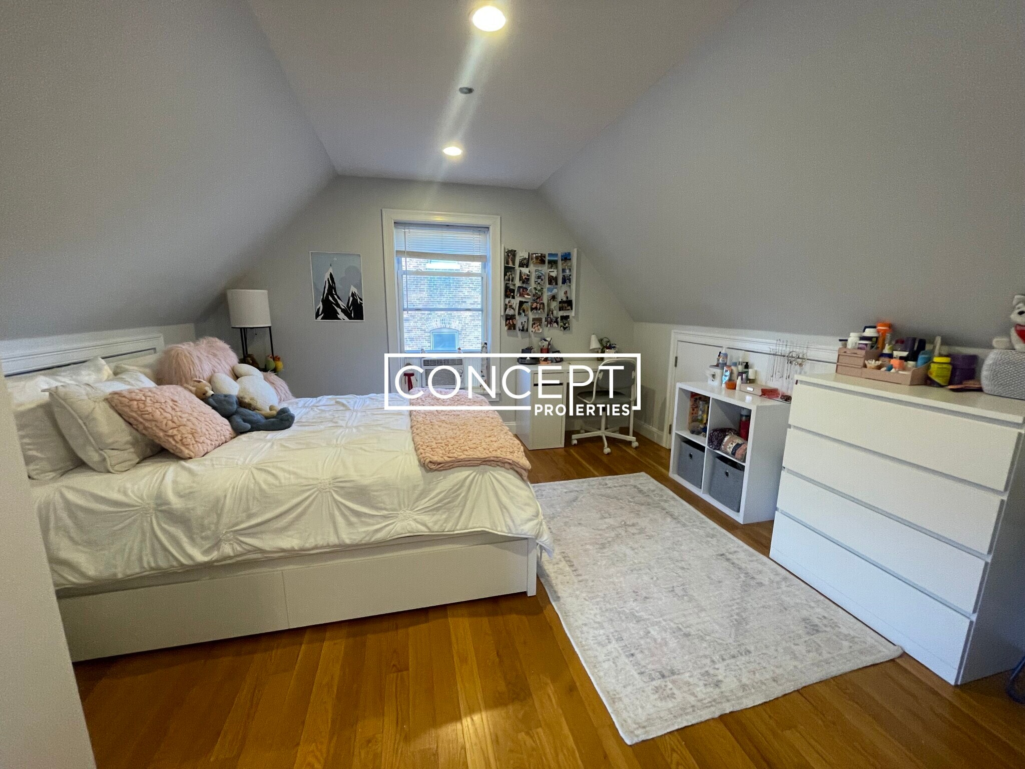 Building Photo - 721 Parker St