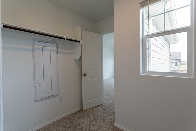 Building Photo - 7237 Spotted Leaf Wy