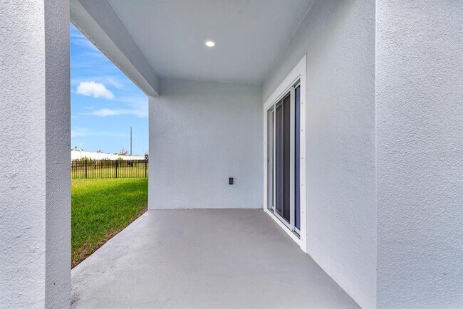 Building Photo - 18303 Wheathouse Pl