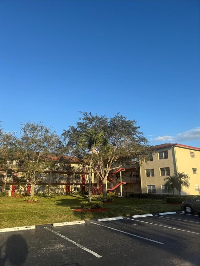 Building Photo - 200 SW 132nd Way