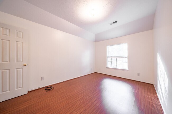 Building Photo - 3627 Heritage Colony Dr