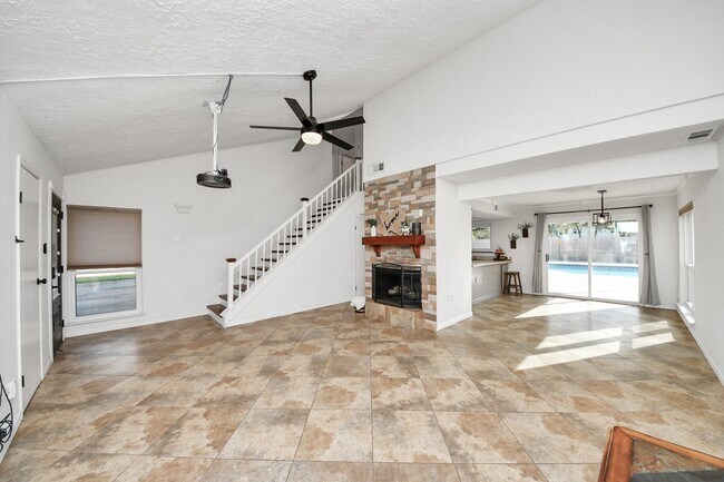 Building Photo - 601 E Castle Harbour Dr