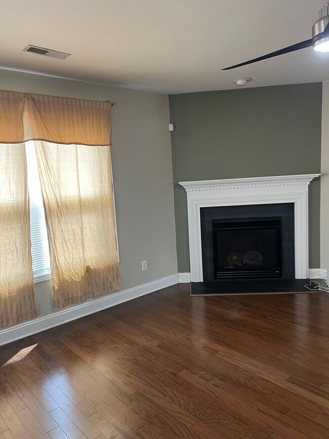 Building Photo - 7108 Verona Dr
