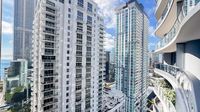 Building Photo - 1000 Brickell Plaza