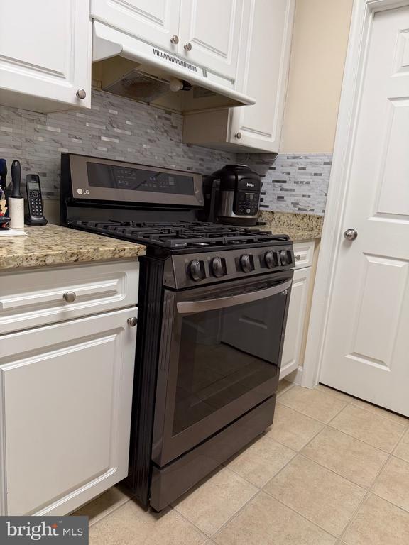 Building Photo - 501 Hungerford Dr