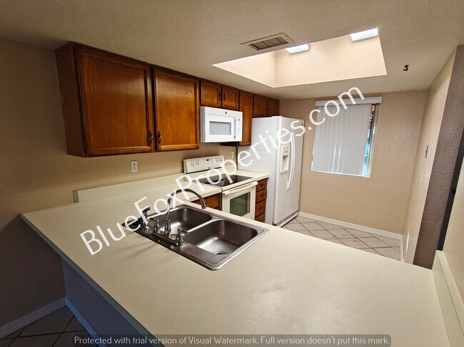 Building Photo - 2718 W Jennie Ln