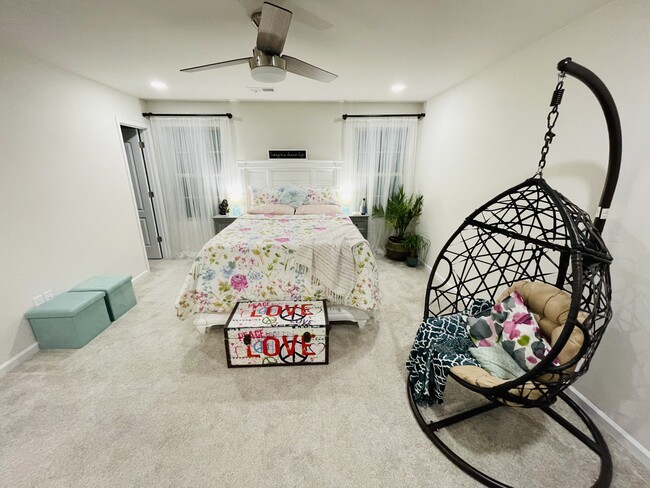 2nd floor - Master suite with his and her closet - 9451 Avery Lilac Ln