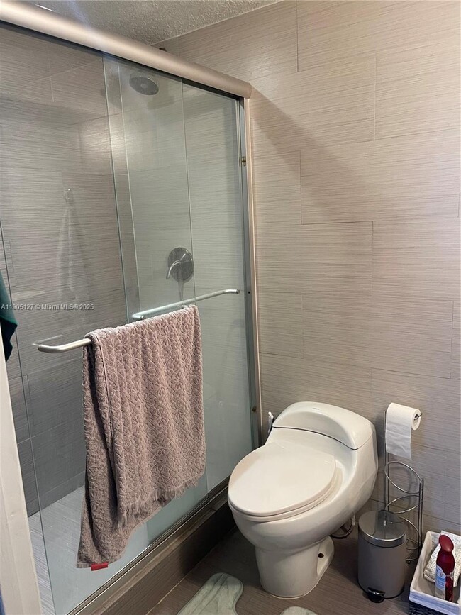 Building Photo - 2541 Centergate Dr