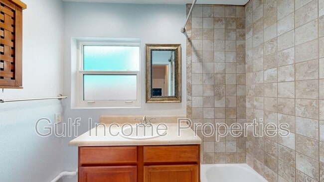 Building Photo - 406 47th St NW