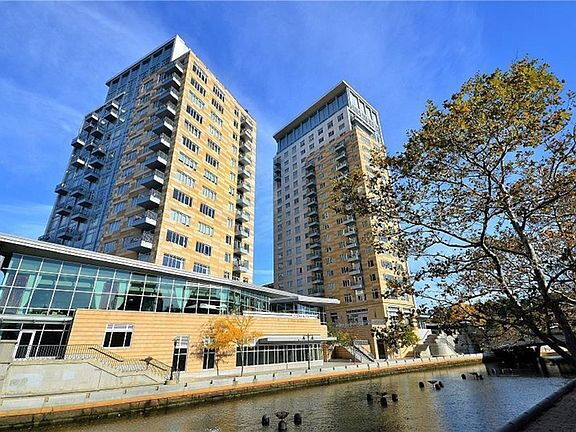 Building Photo - "Chic 1-Bedroom Urban Retreat with Granite...